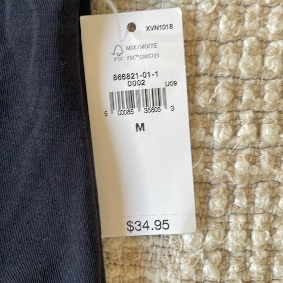 NWT gap fit cropped and knotted black workout top, v neck, medium - Picture 3 of 3